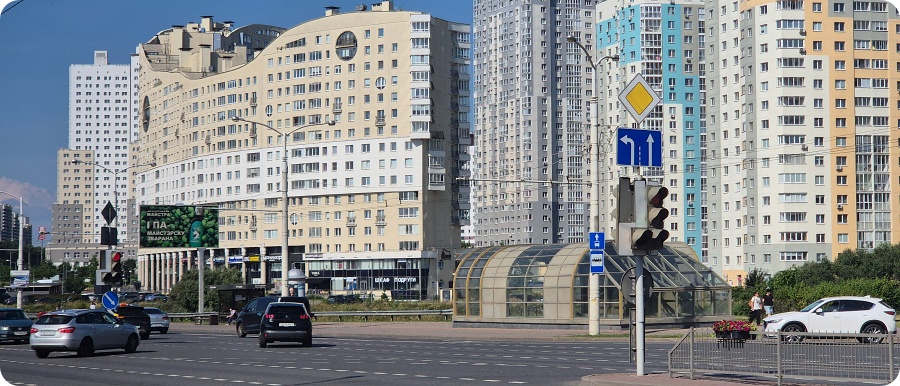 История появления современной застройки проспекта Дзержинского на спутниковых фотографиях